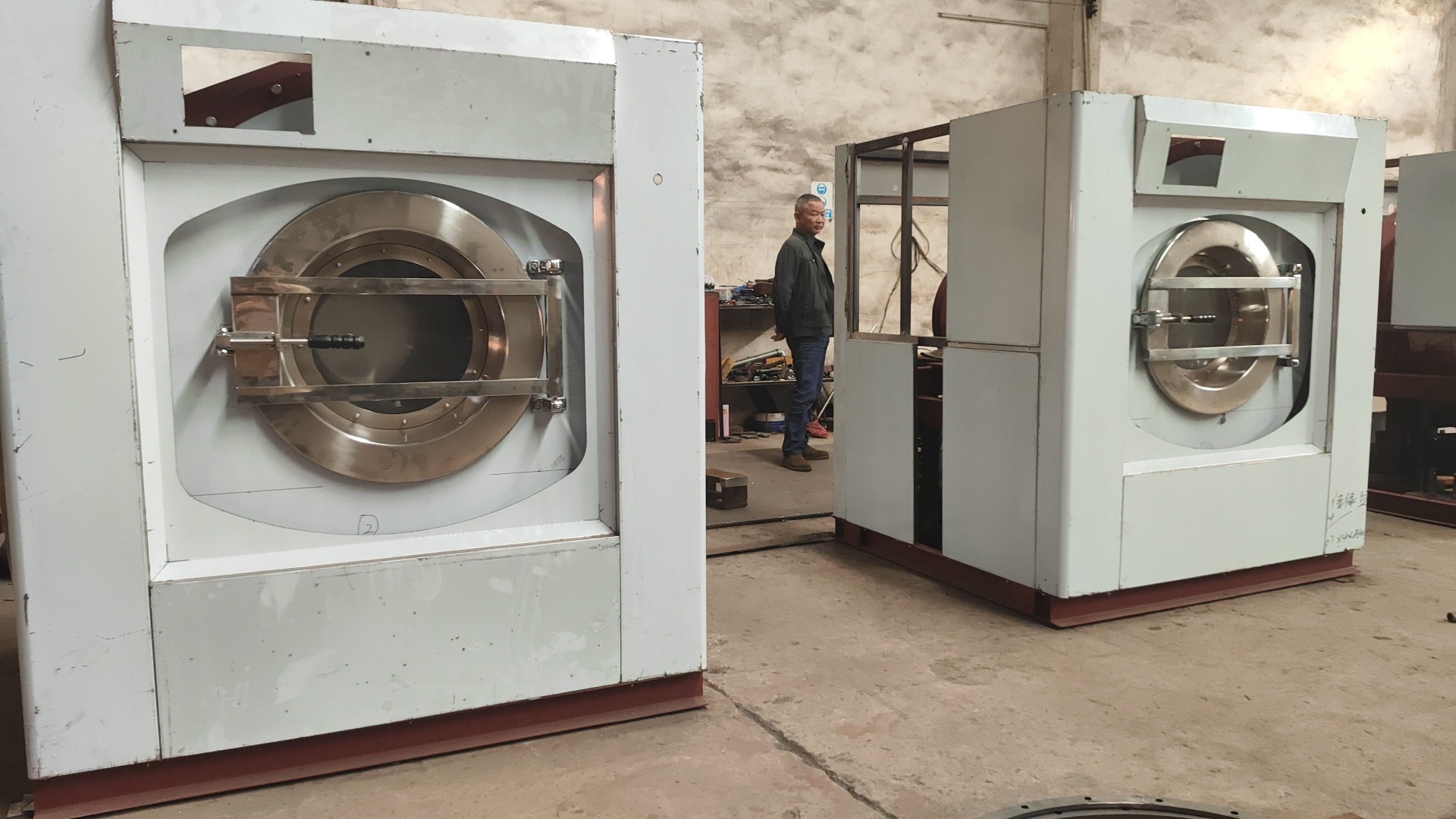 
中央廚房工業(yè)級(jí)洗衣機(jī)配置方案：食品廠為何都選珠江洗滌設(shè)備？
